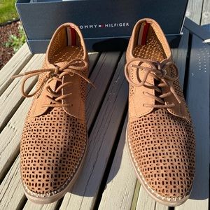 Tommy Hilfigur Shoes Size 9.5